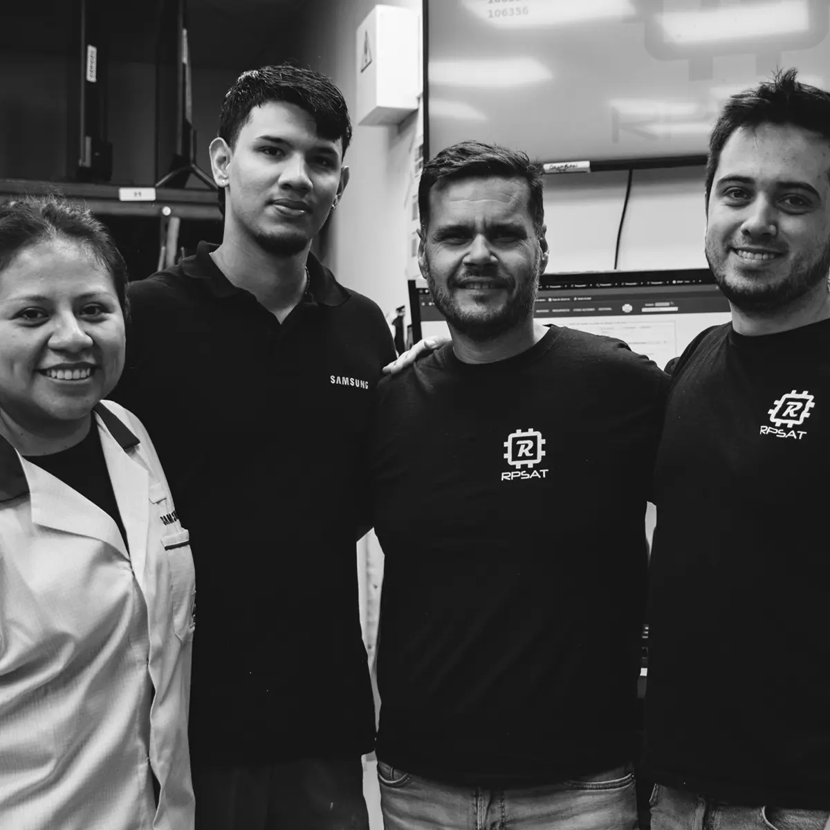 Nuestro equipo. Imagen de parte del equipo de RPSAT